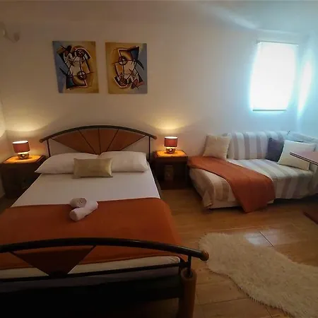 Apartments&rooms Milena Appartement