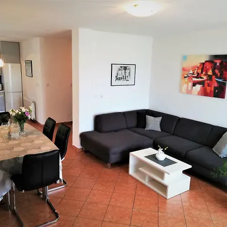 & Milena Apartament *
