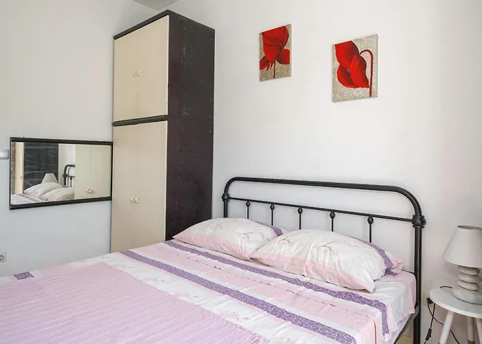 Apartments&rooms Milena *