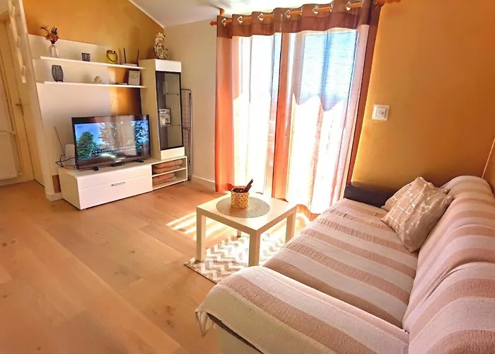 Apartments&rooms Milena *