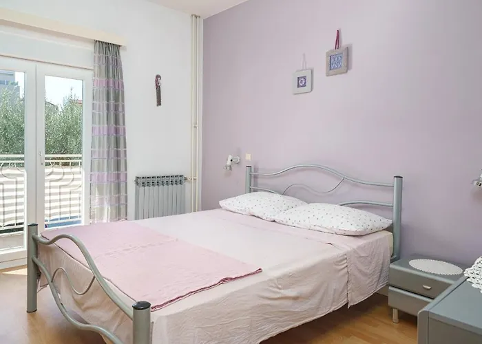 Apartments&rooms Milena *