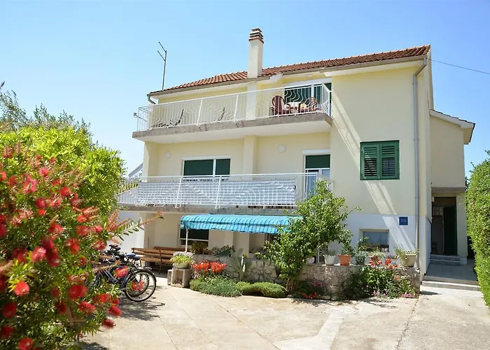 Apartments&rooms Milena *