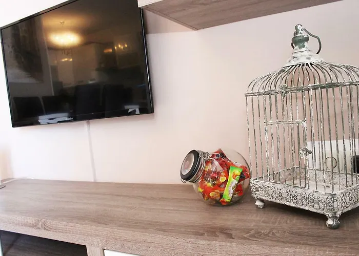 & Milena ヴォディツェ